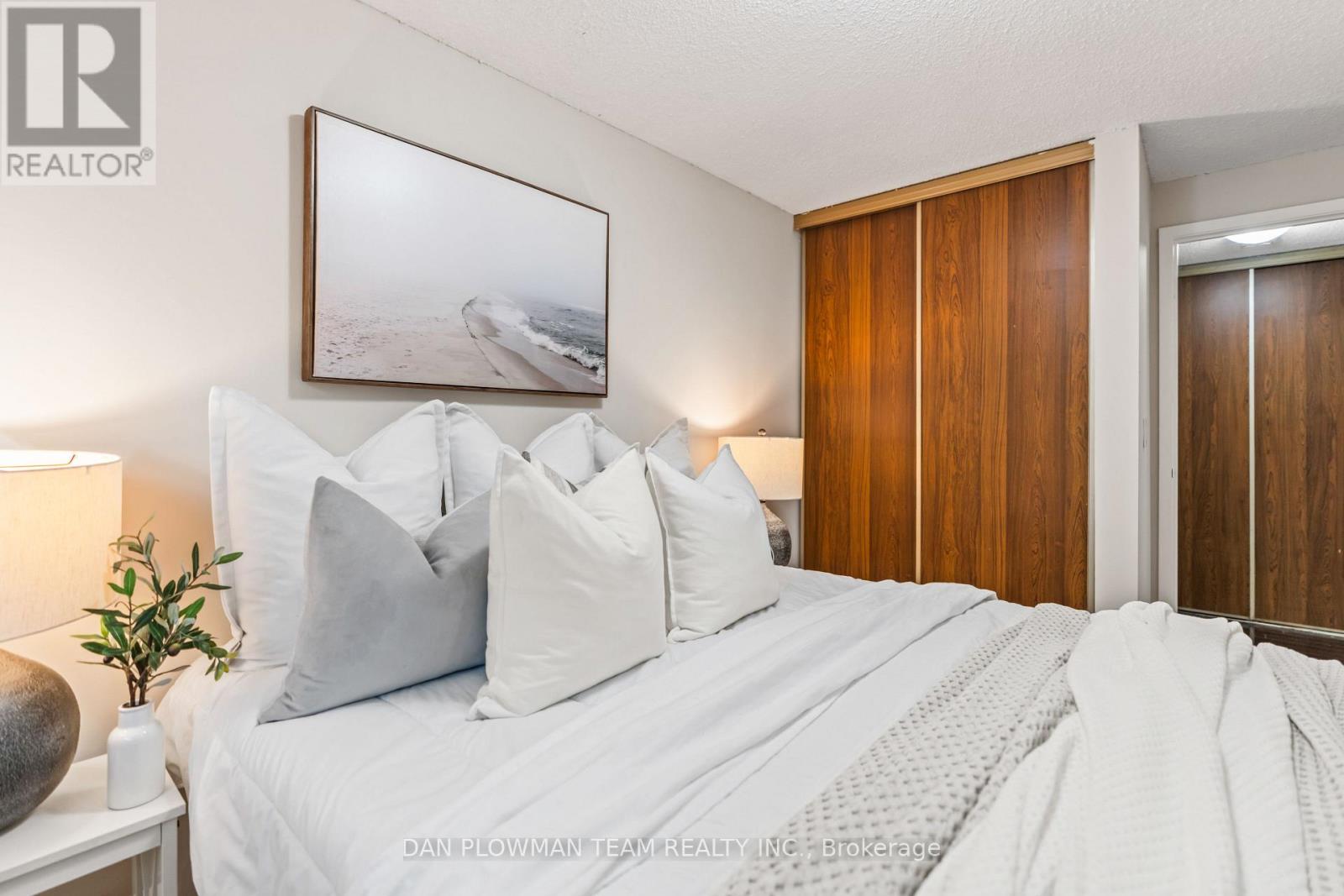 1092 Central Park Boulevard Property Photo 19