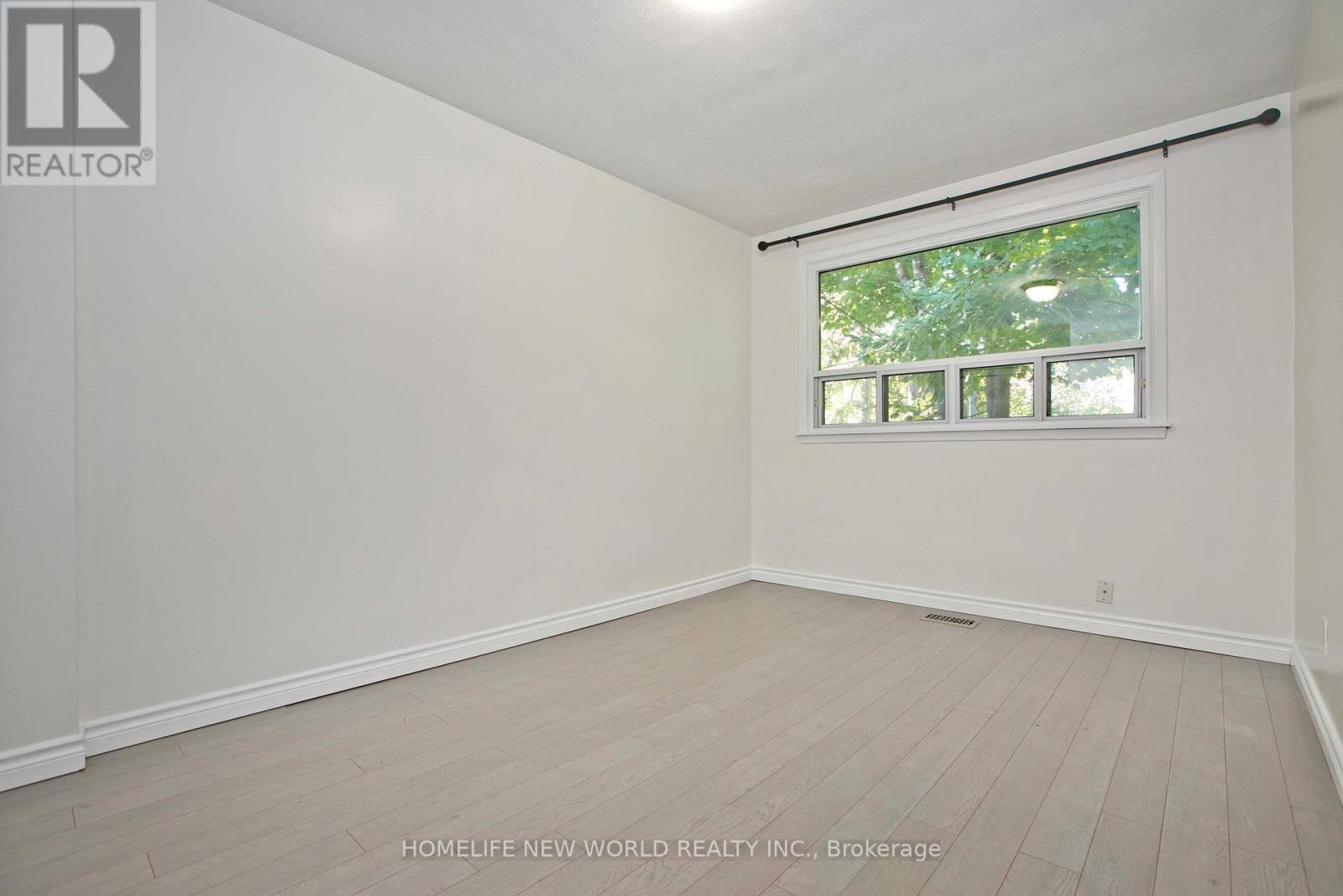 49 Thorncroft Crescent Property Photo 9