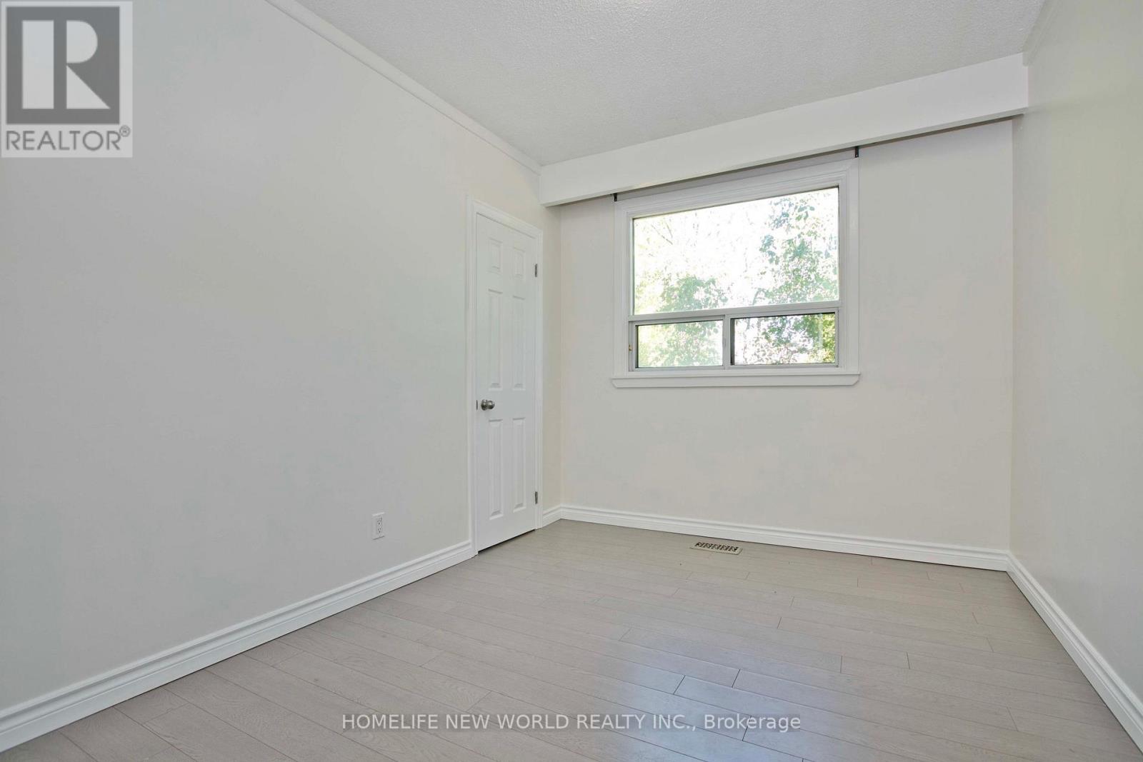 49 Thorncroft Crescent Property Photo 13