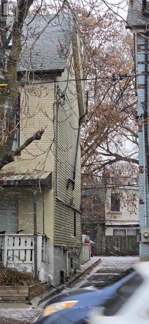 930 Dundas Street E Property Photo 3
