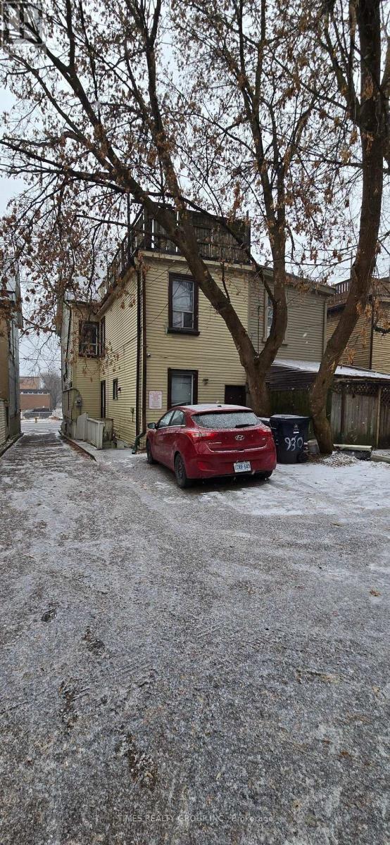 930 Dundas Street E Property Photo 4