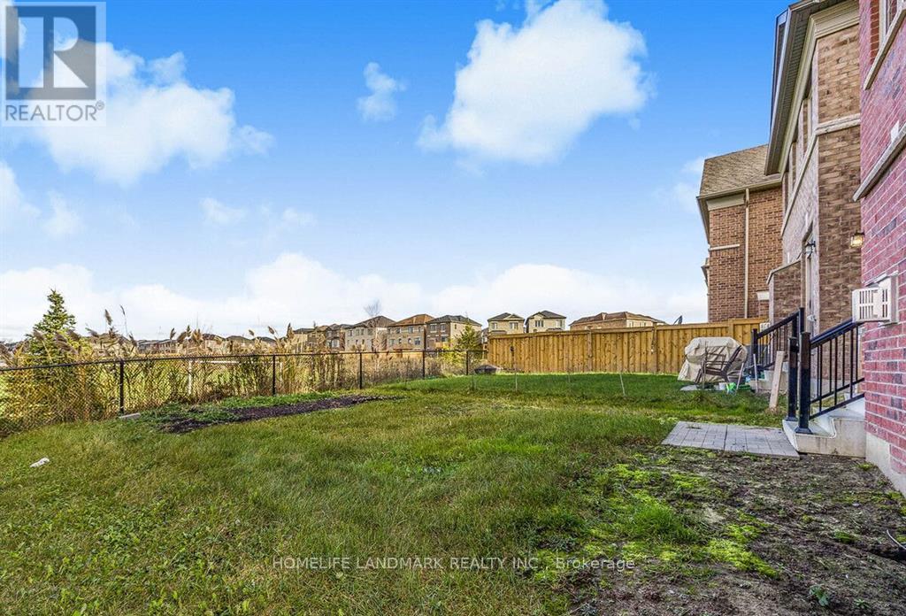 100 Christine Elliot Avenue Property Photo 27