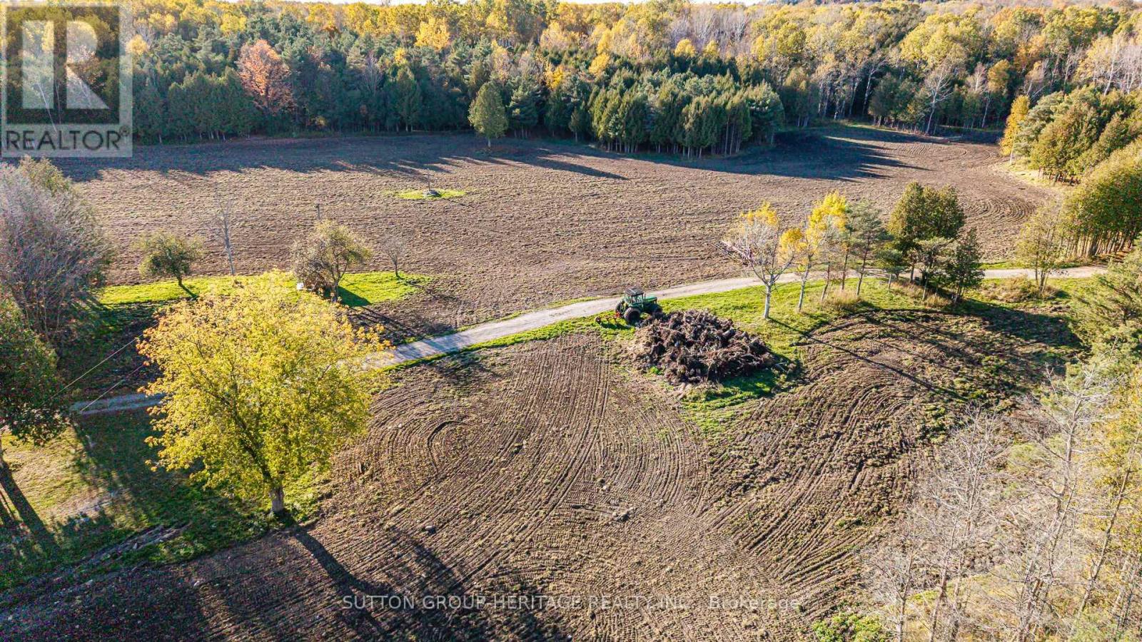 2490 Green Road Property Photo 2
