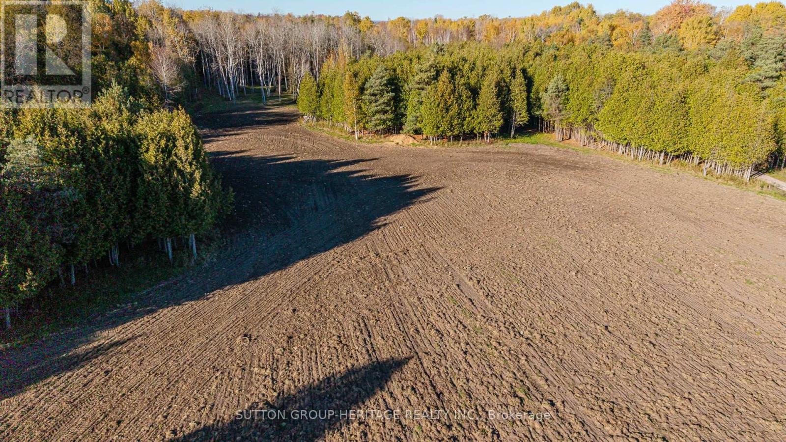 2490 Green Road Property Photo 6