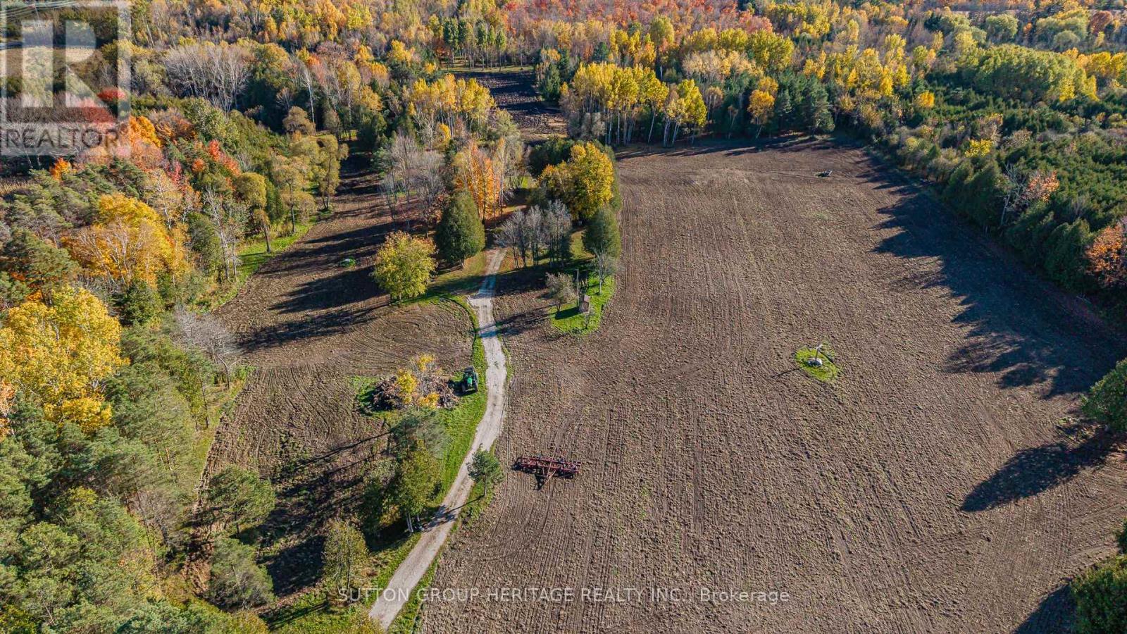 2490 Green Road Property Photo 10
