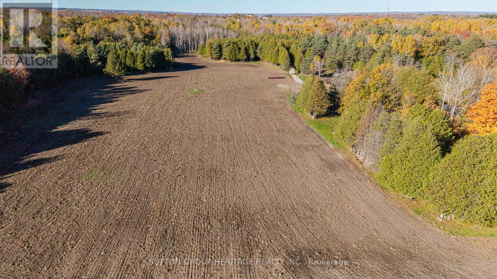 2490 Green Road Property Photo 12