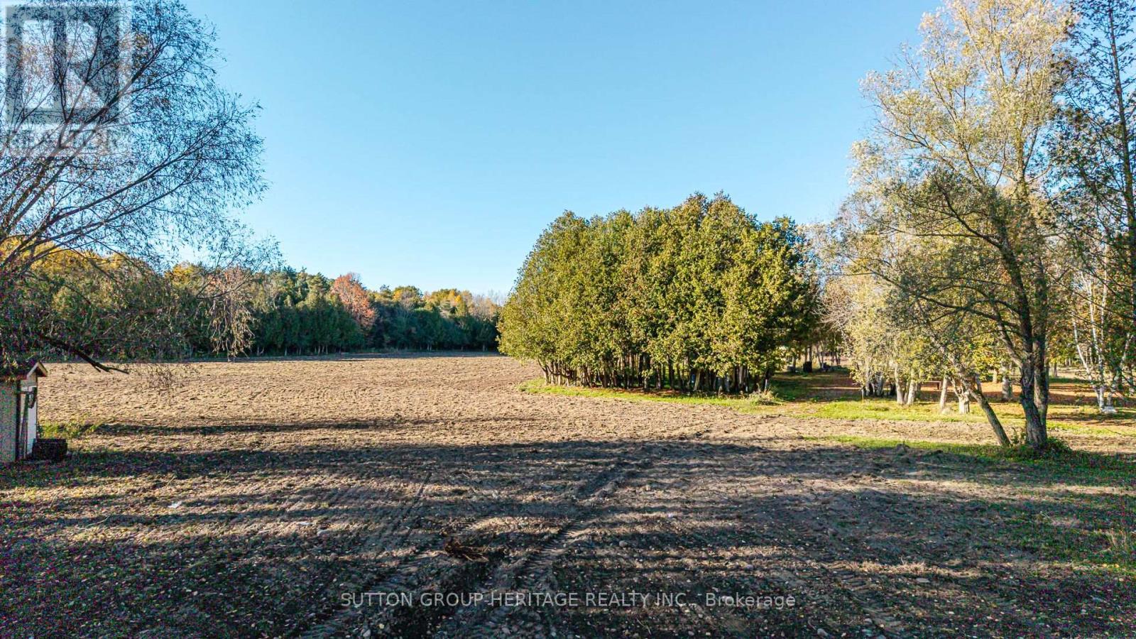 2490 Green Road Property Photo 32