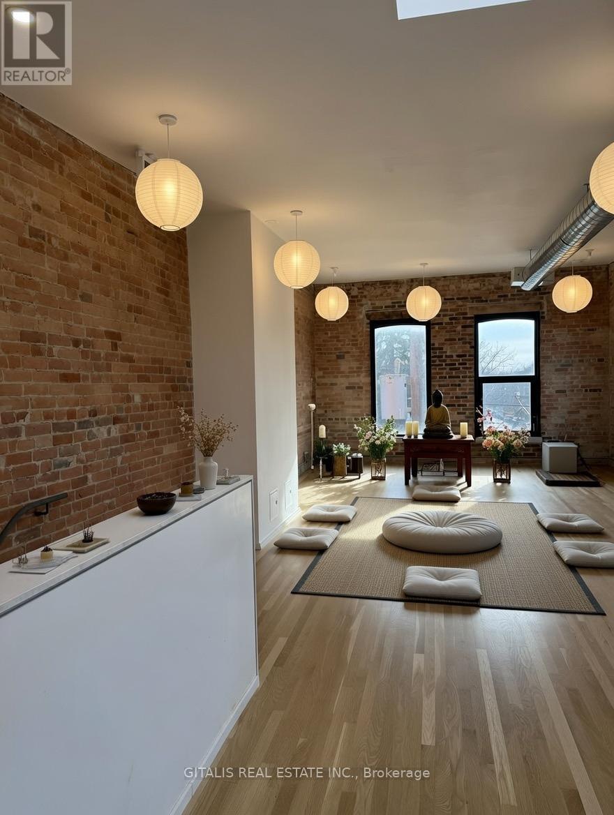 3RD FLOOR - 972 QUEEN STREET E Property Photo 1