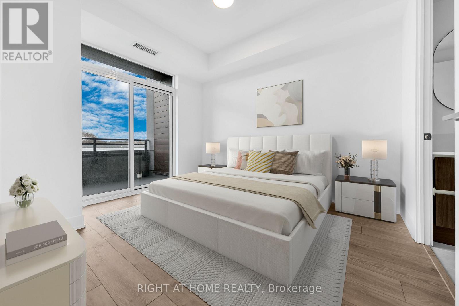 403 - 1285 Queen Street E Property Photo 9