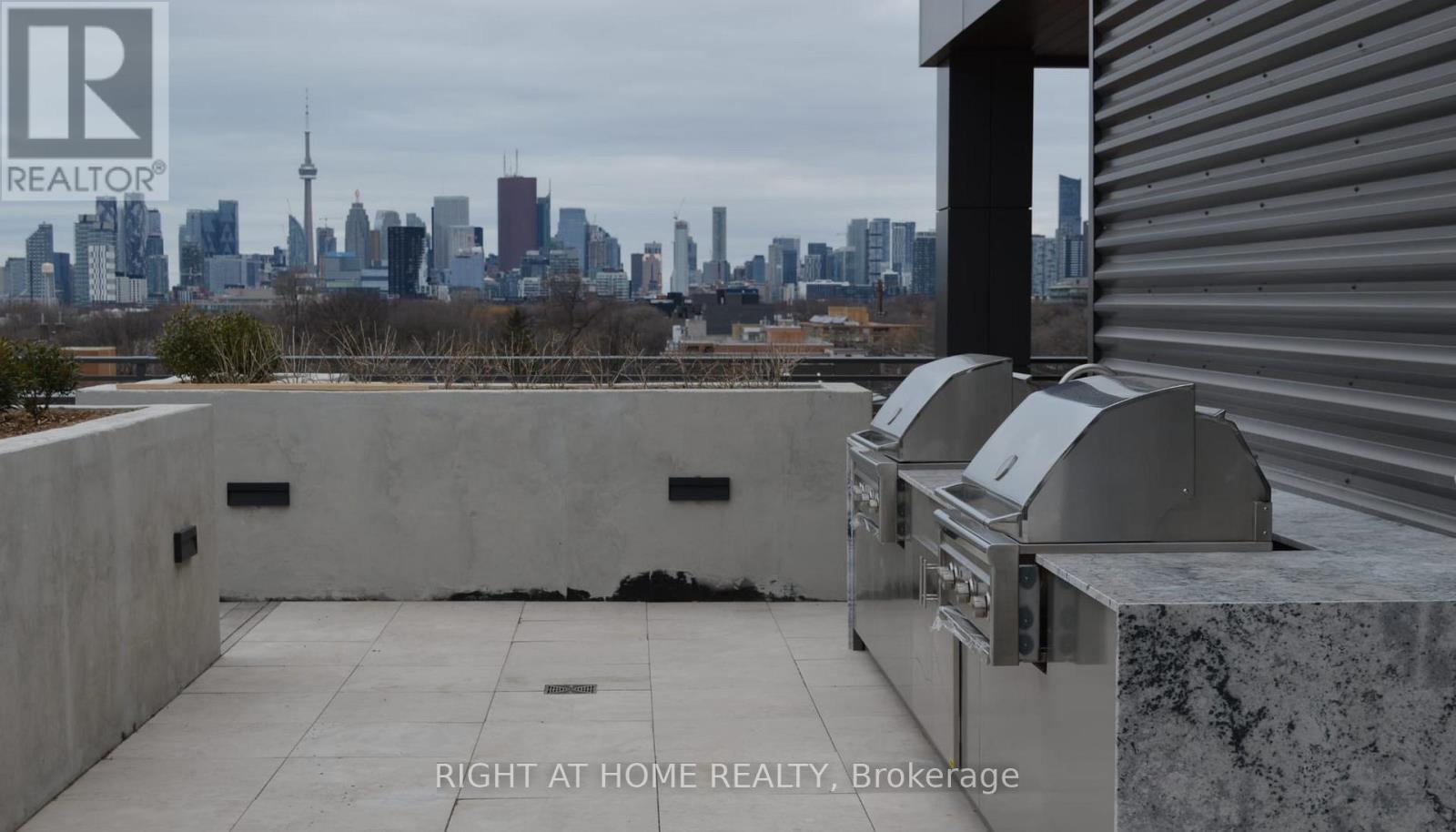 403 - 1285 Queen Street E Property Photo 16