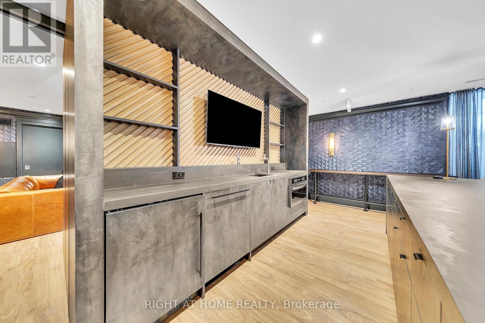 403 - 1285 Queen Street E Property Photo 21