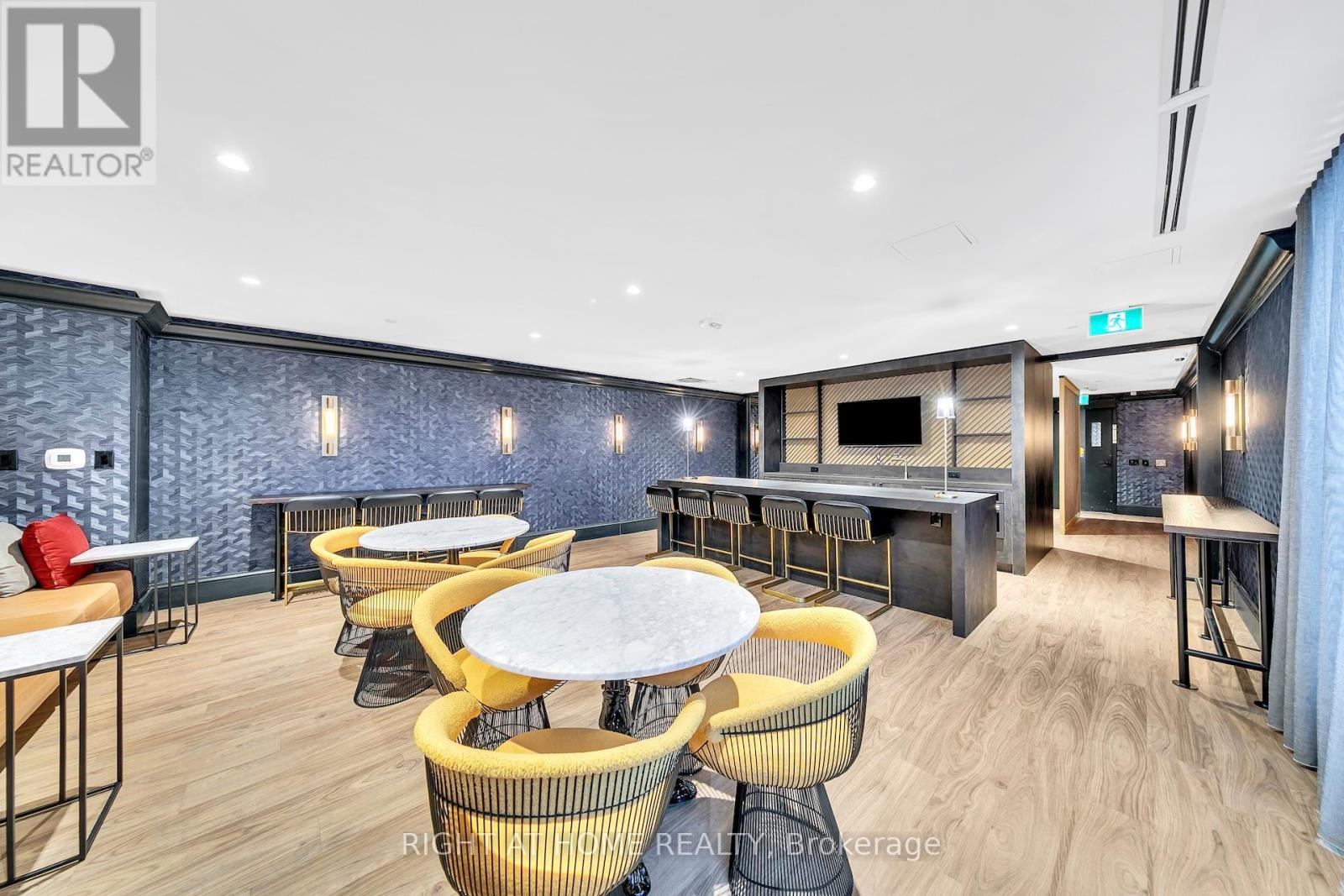 403 - 1285 Queen Street E Property Photo 25