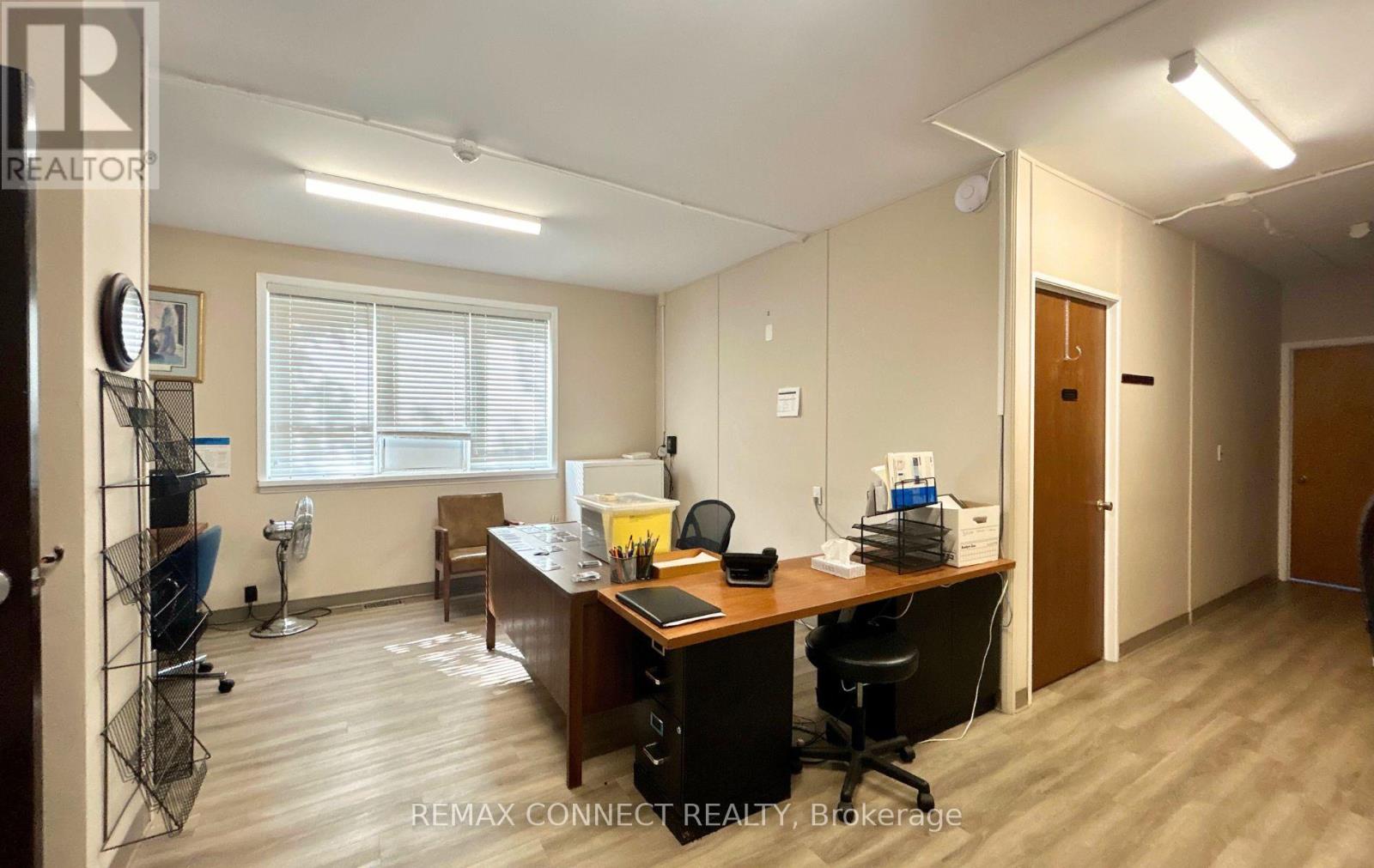 676 Simcoe Street Property Photo 7