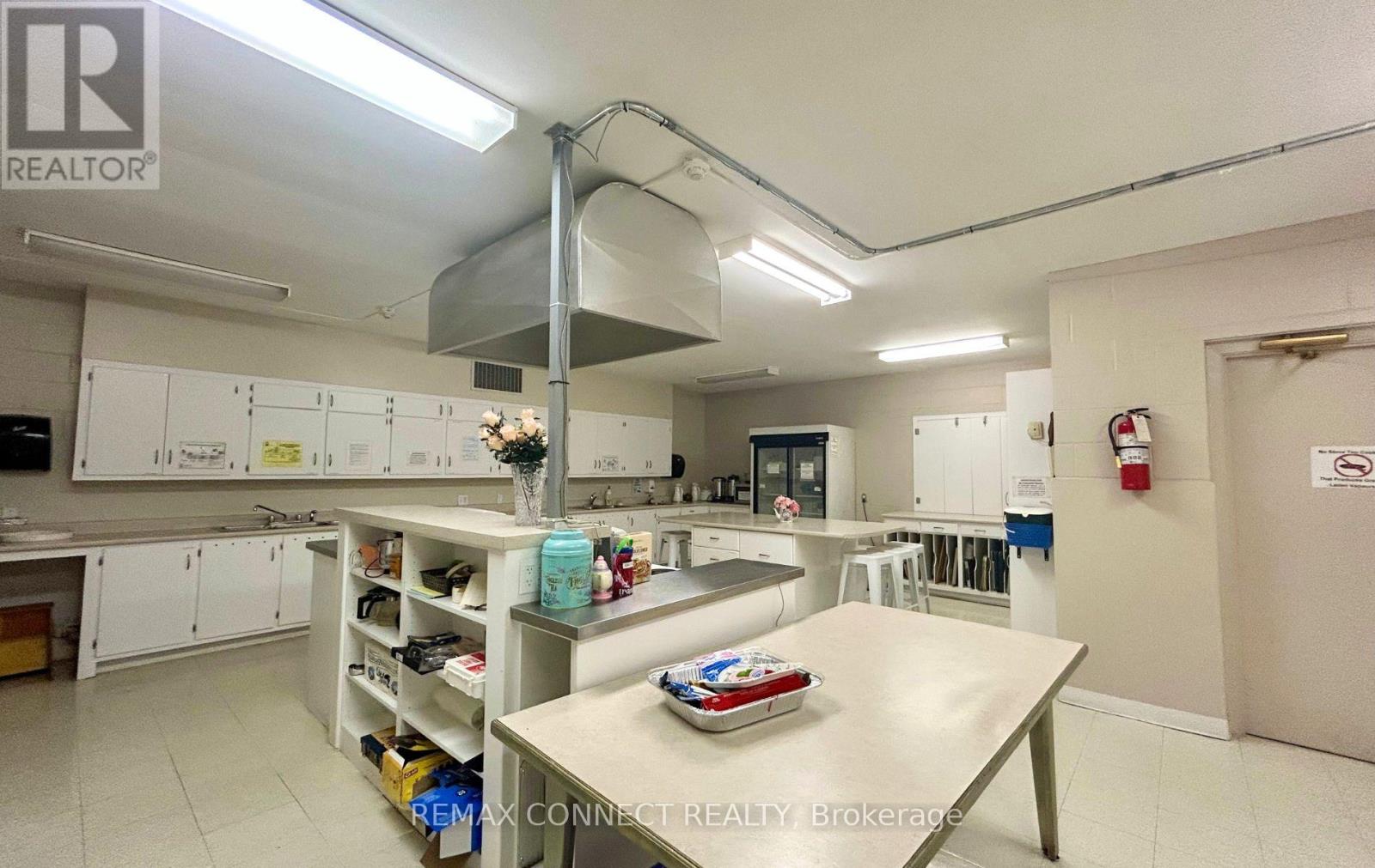 676 Simcoe Street Property Photo 11