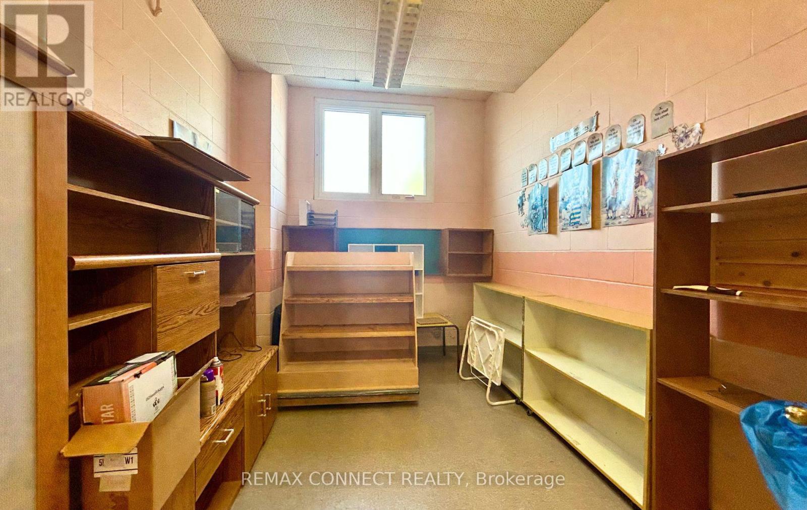 676 Simcoe Street Property Photo 15