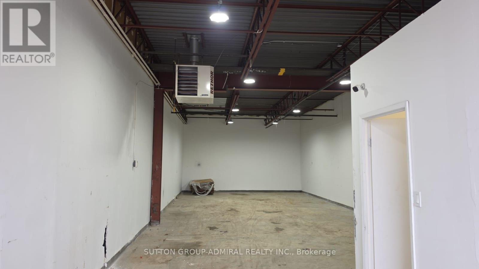 29 - 80 Dynamic Drive Property Photo 7