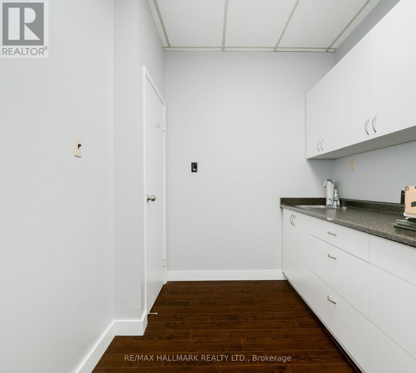 201 - 3420 Finch Avenue E Property Photo 17