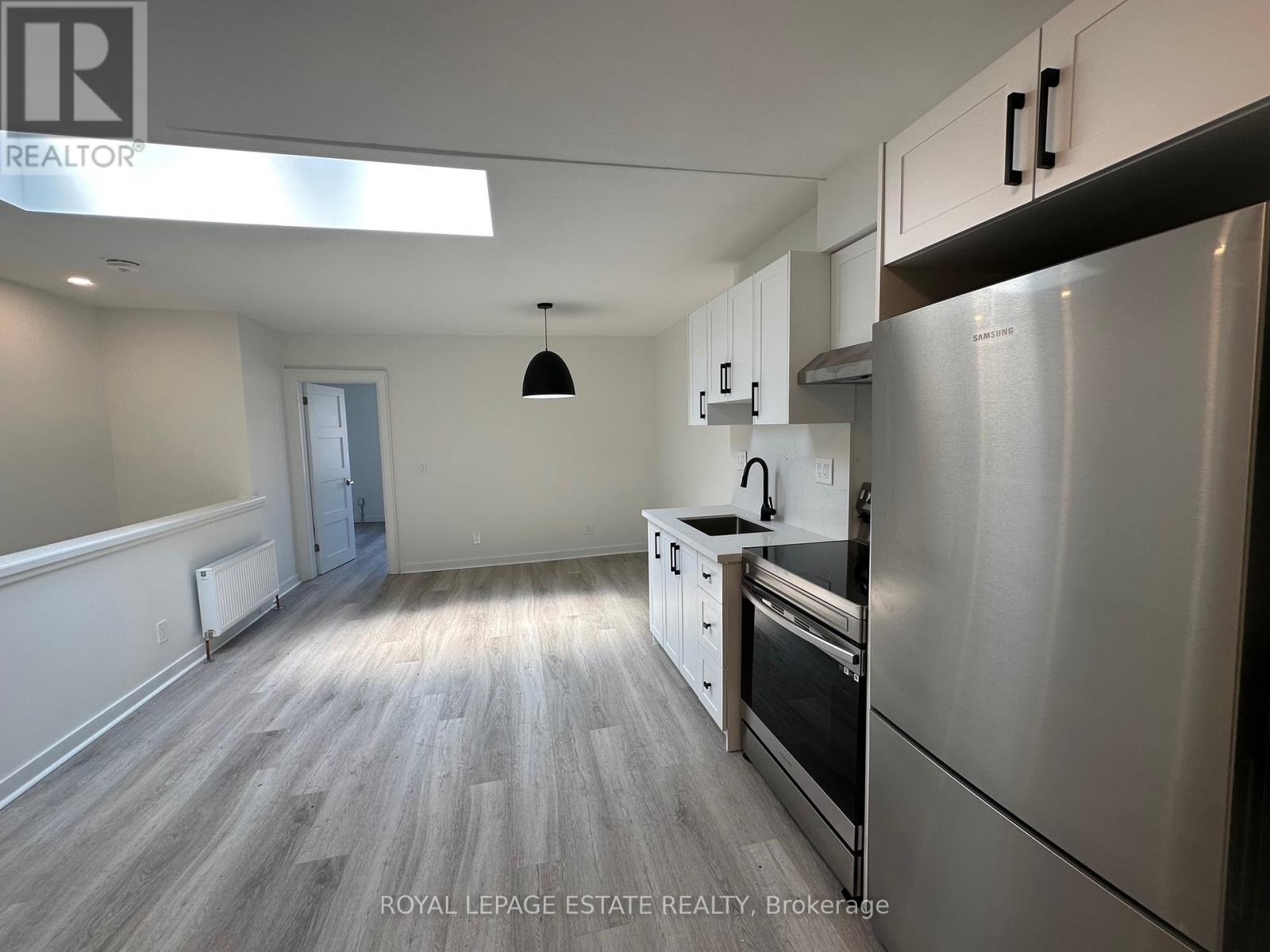 1007 Kingston Road Property Photo 17