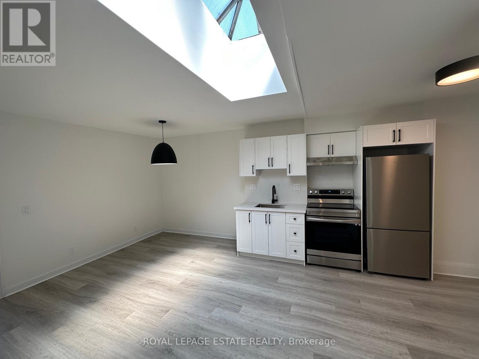1007 Kingston Road Property Photo 20