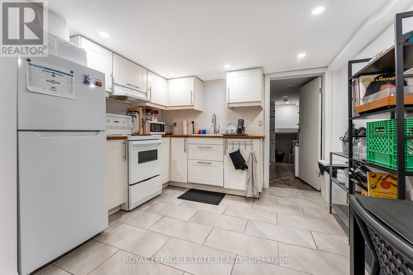 1007 Kingston Road Property Photo 38