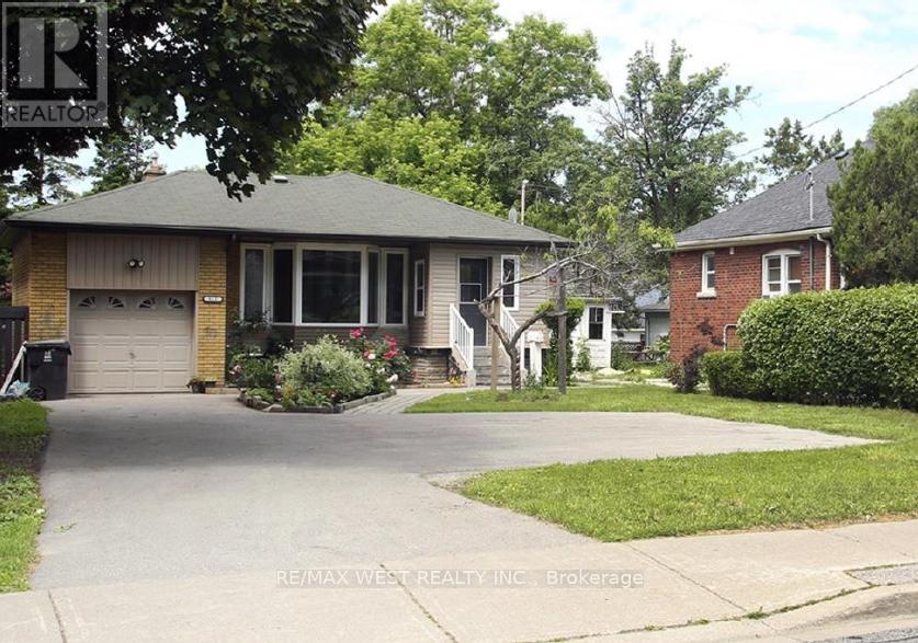 812 KENNEDY ROAD Property Photo 1