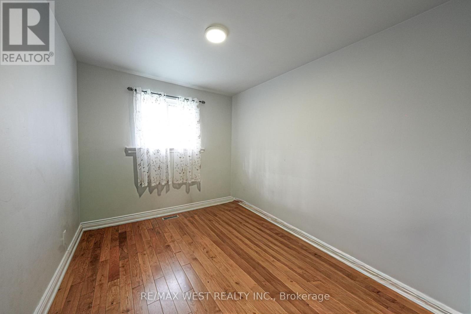 812 Kennedy Road Property Photo 10