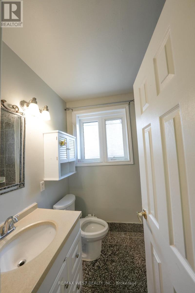 812 Kennedy Road Property Photo 13