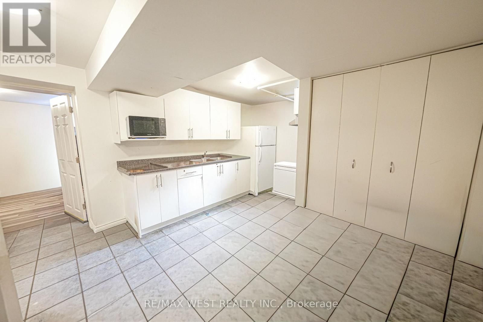 812 Kennedy Road Property Photo 20