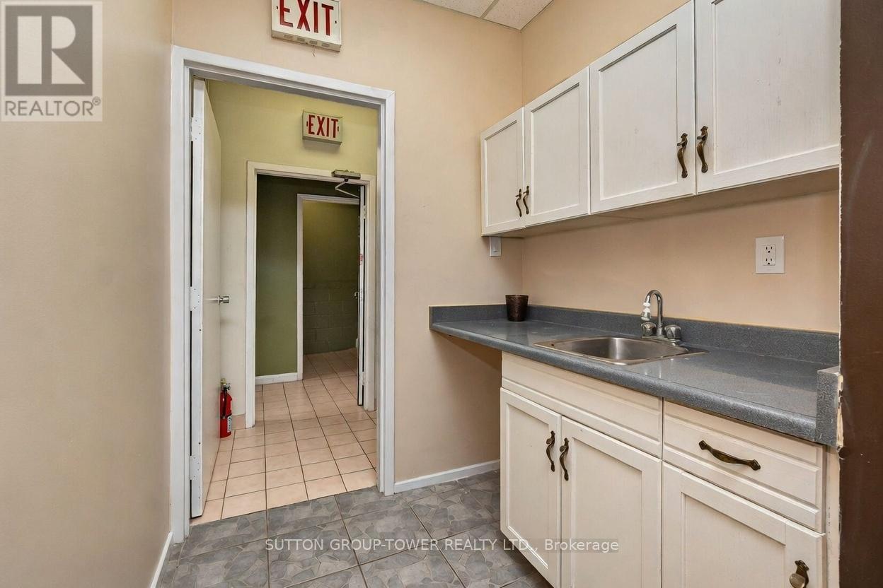 6 Collinsgrove Road Property Photo 21