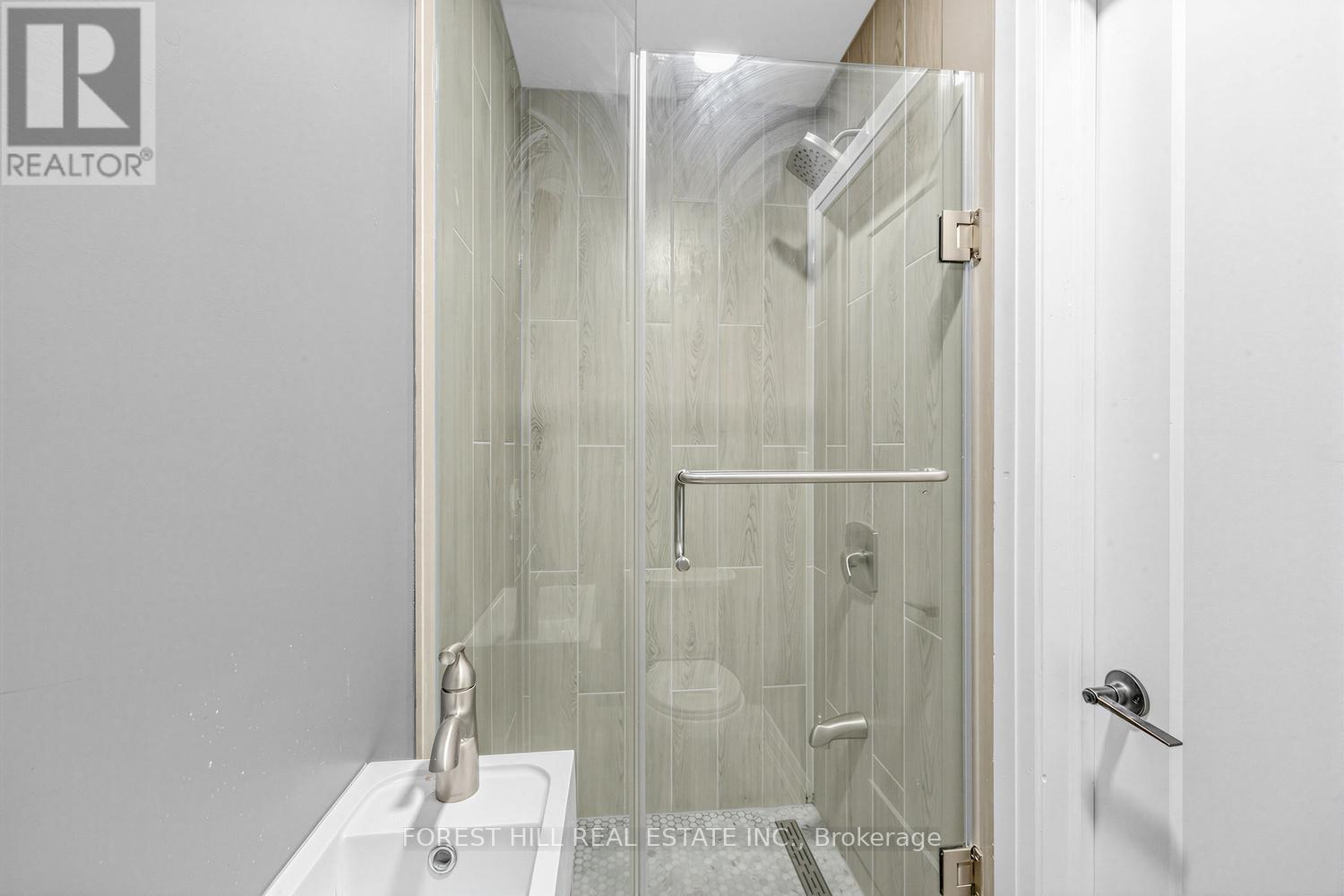 180 Glenwood Crescent Property Photo 37