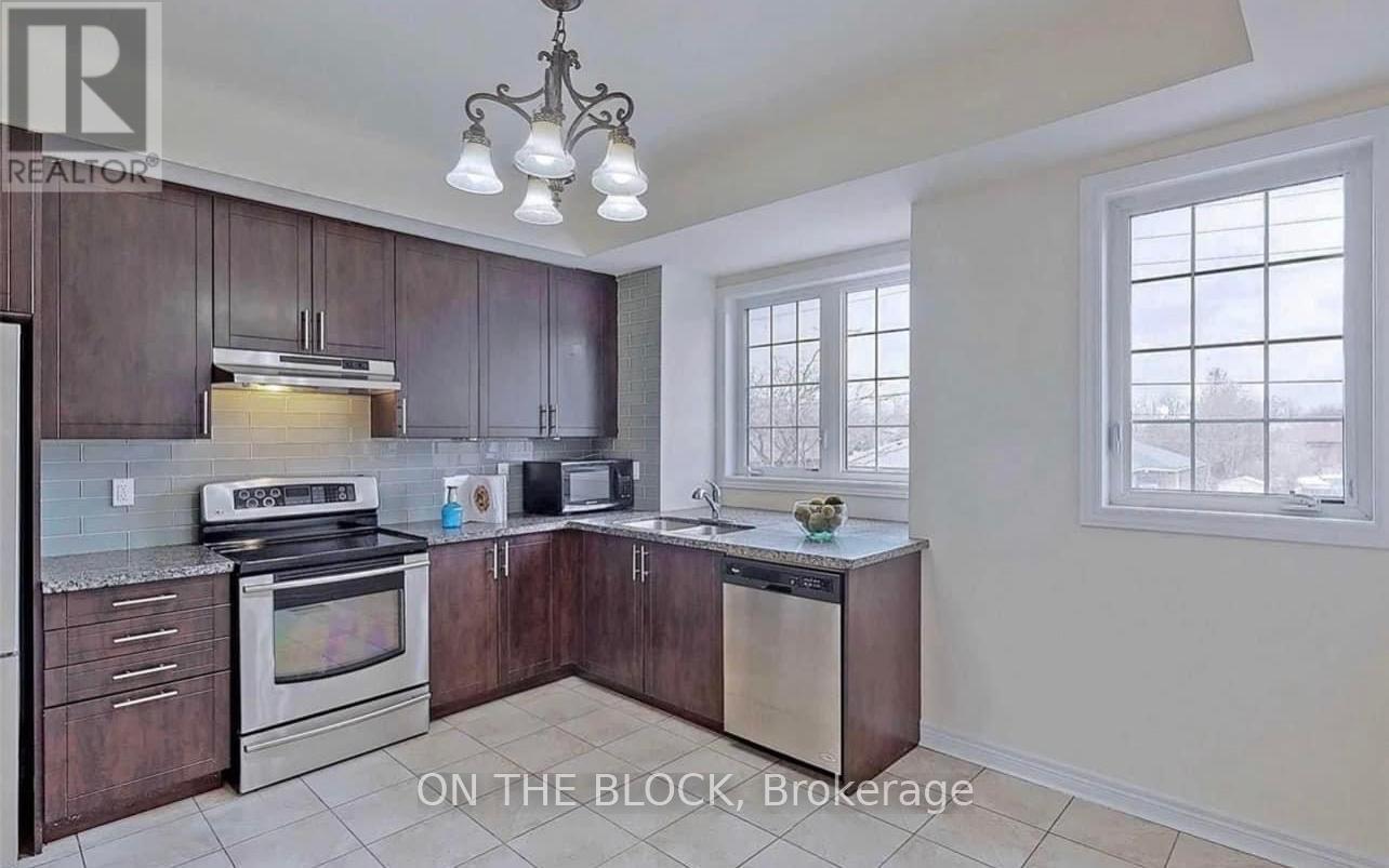 3761a St Clair Avenue E Property Photo 3