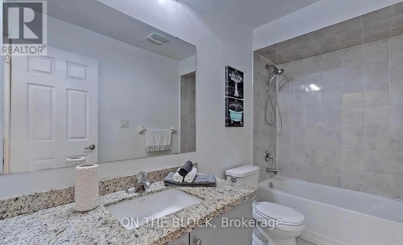 3761a St Clair Avenue E Property Photo 7