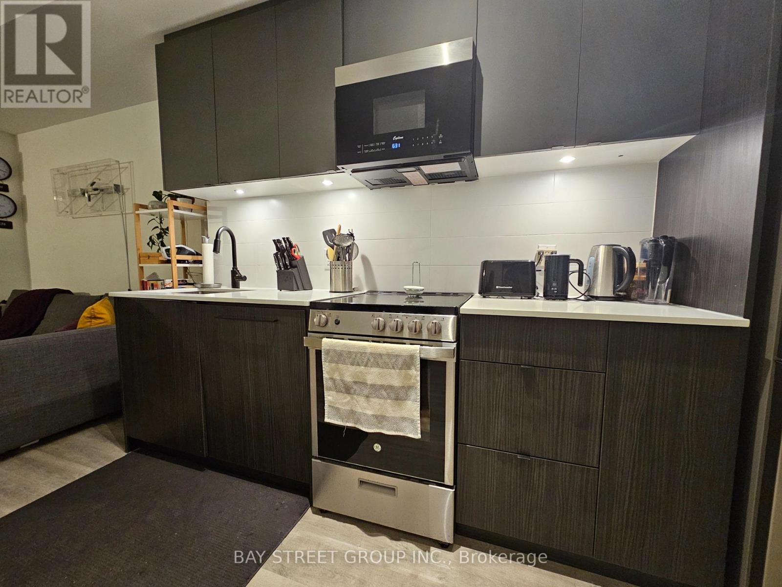 801 - 2369 Danforth Avenue Property Photo 10