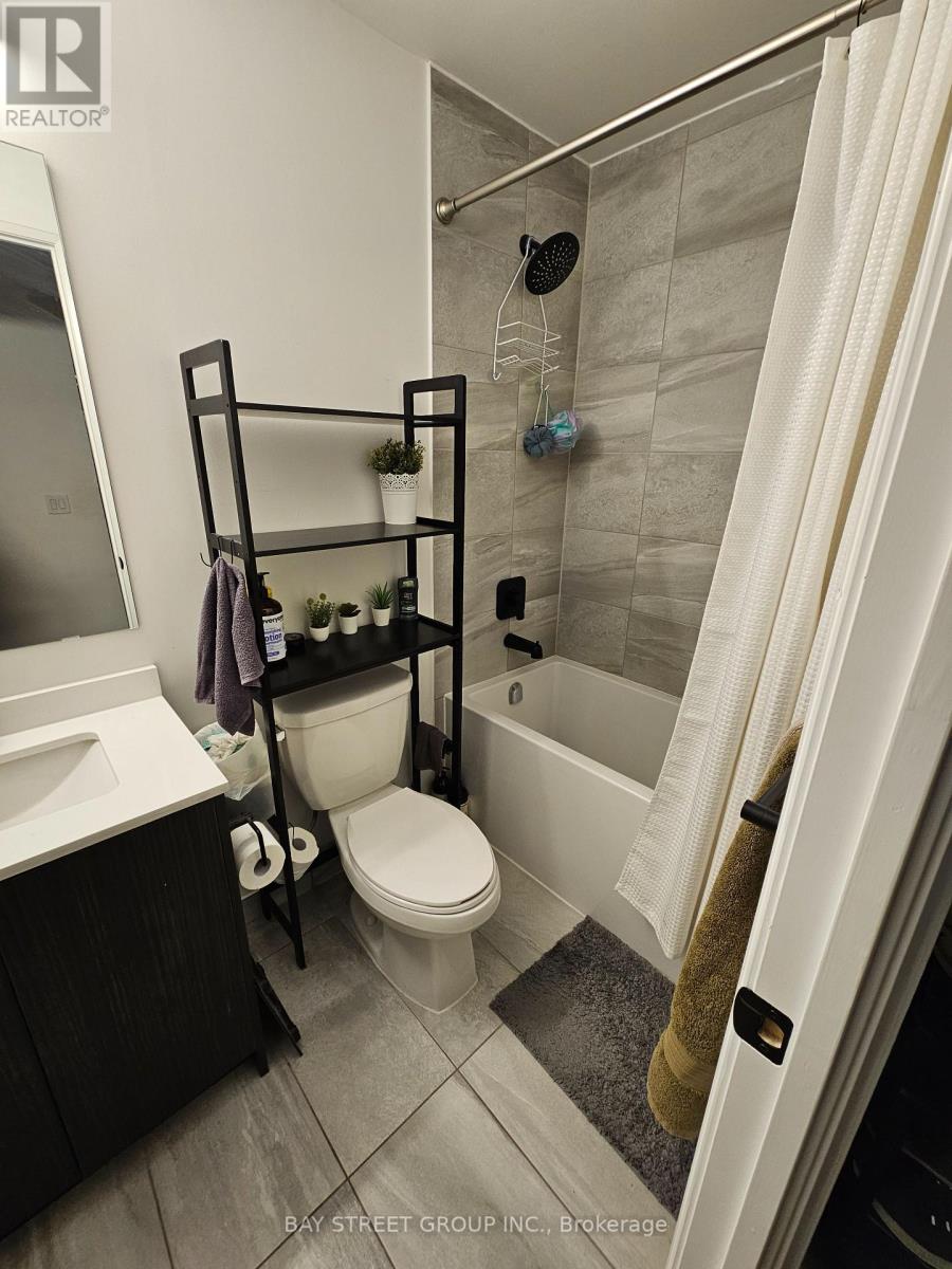 801 - 2369 Danforth Avenue Property Photo 15