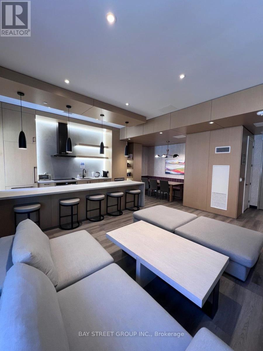 801 - 2369 Danforth Avenue Property Photo 17