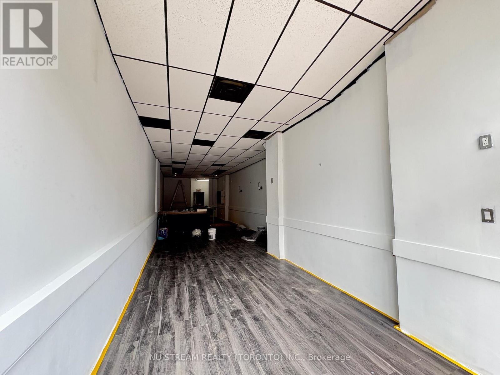 688 Gerrard Street Property Photo 4