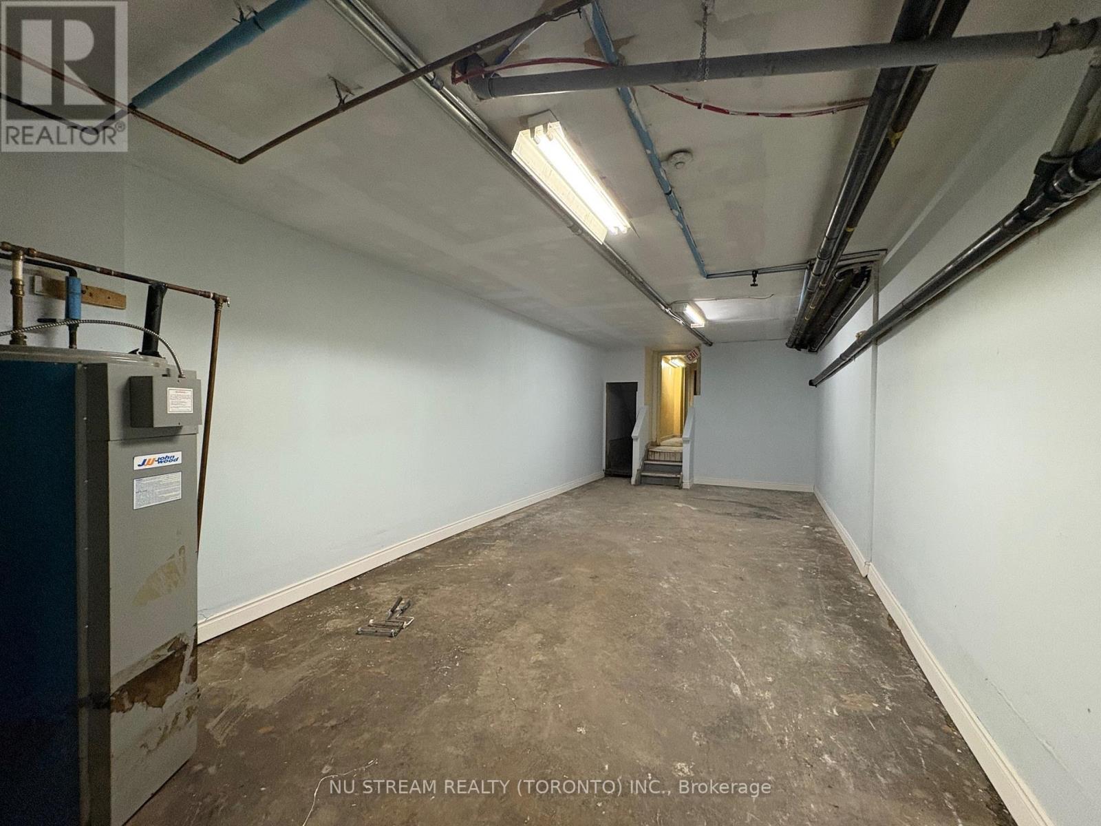 688 Gerrard Street Property Photo 7