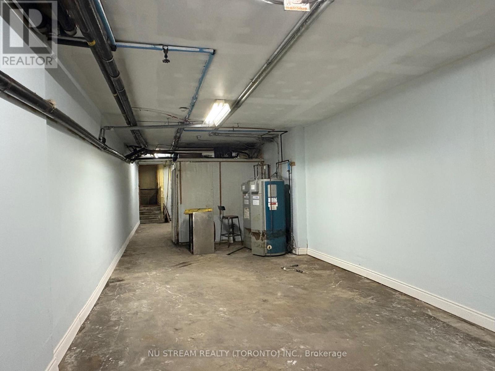 688 Gerrard Street Property Photo 8