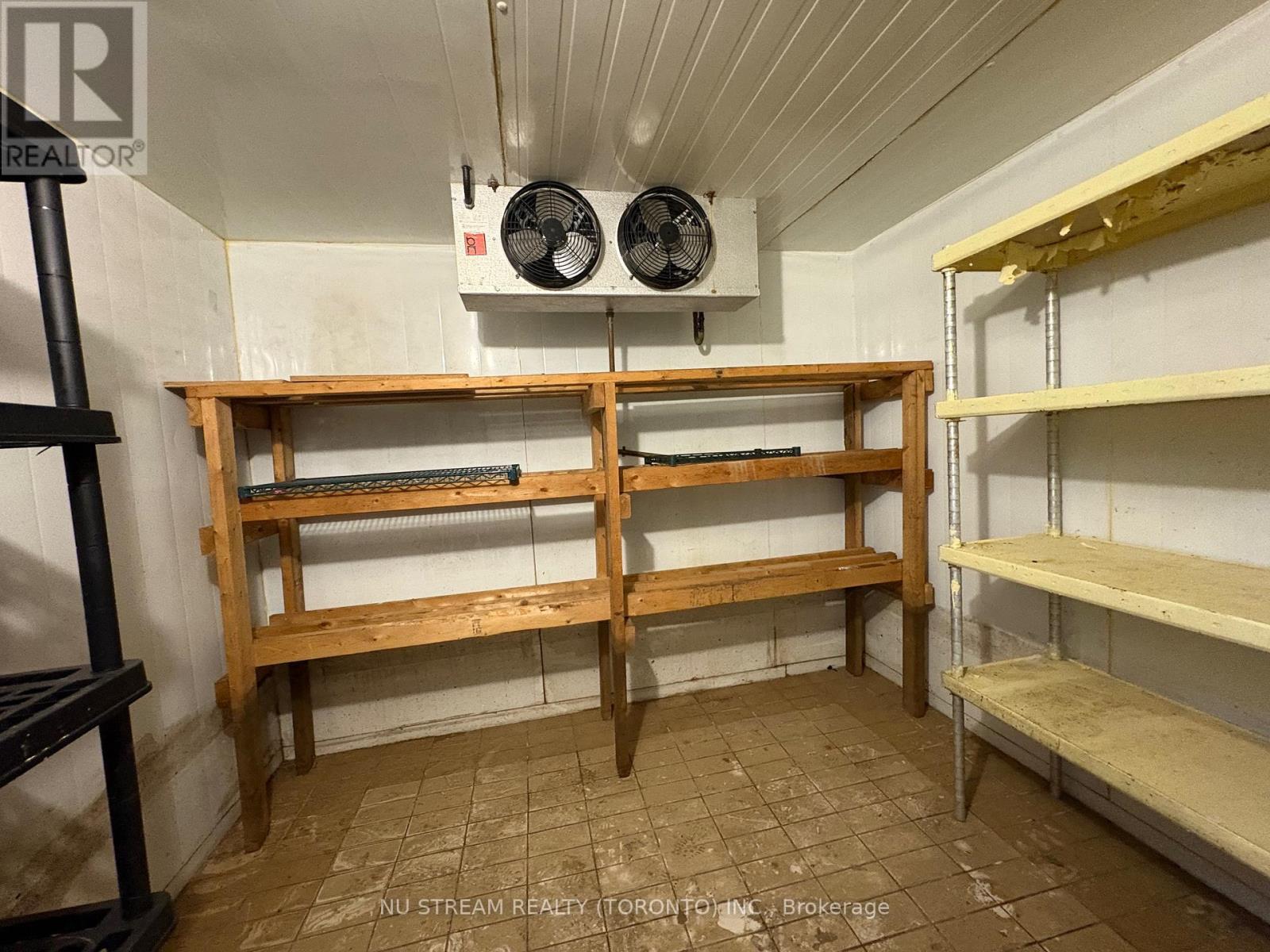 688 Gerrard Street Property Photo 11
