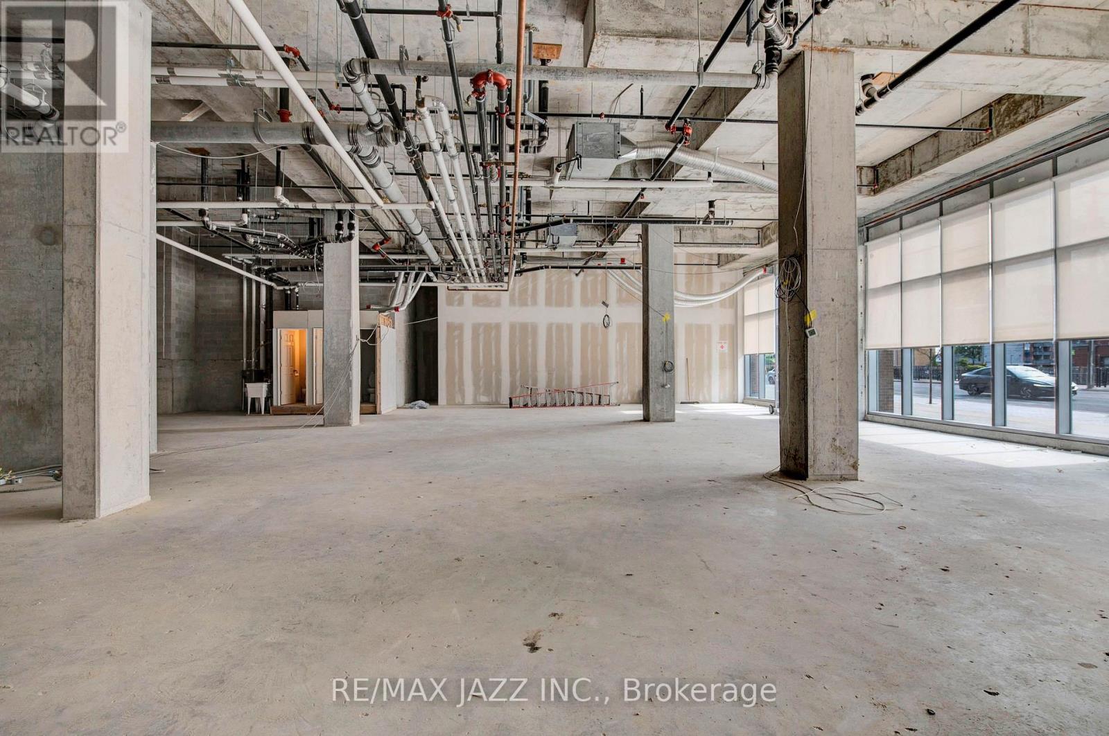1 - 100 Bond Street E Property Photo 9