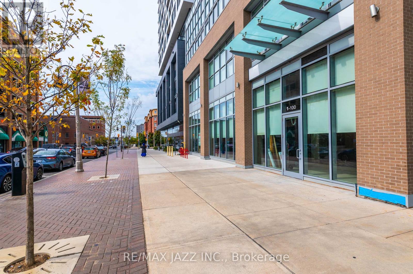 1b - 100 Bond Street E Property Photo 5