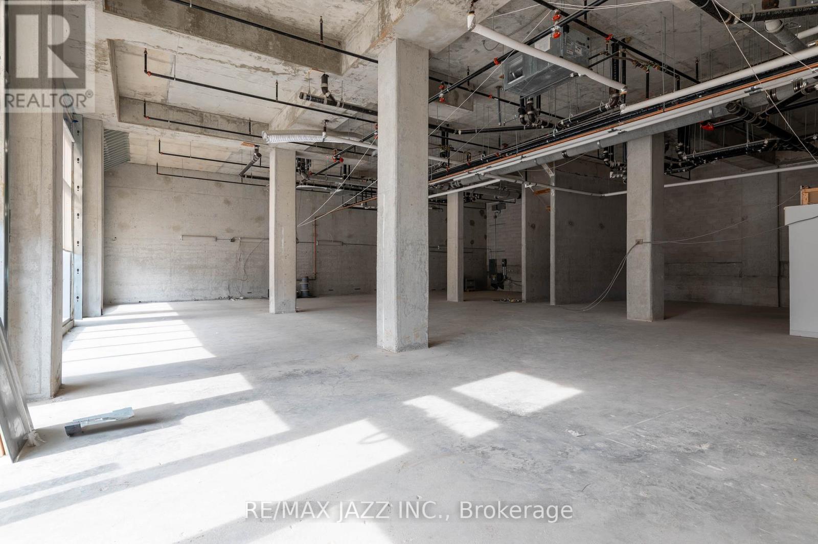 1b - 100 Bond Street E Property Photo 6