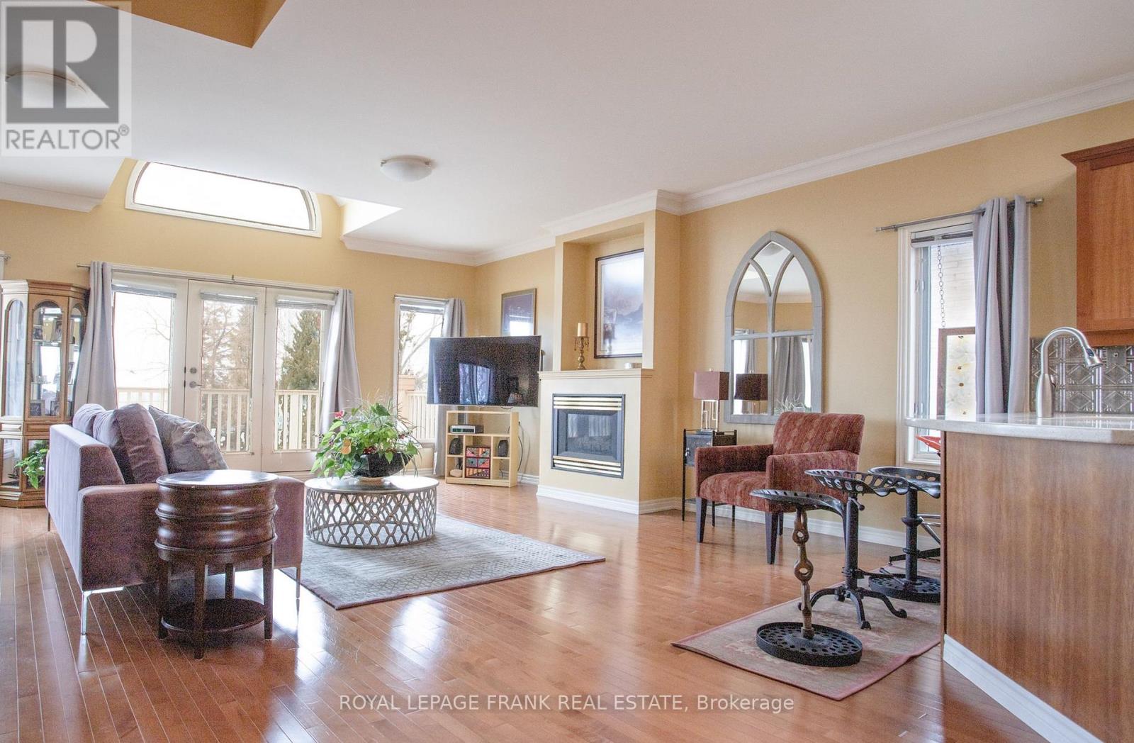 2940 Lakeview Boulevard Property Photo 10
