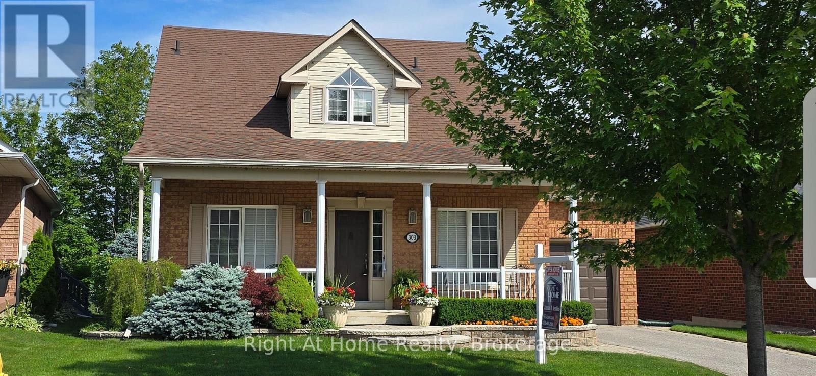 303 Waterbury Crescent Property Photo 1
