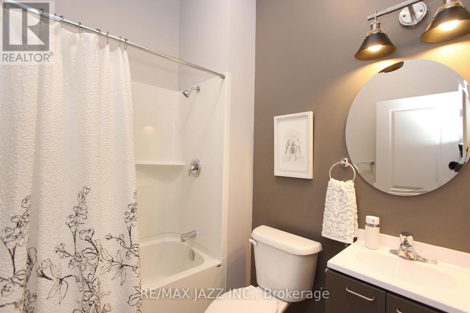 310 - 14 1/2 King Street E Property Photo 6