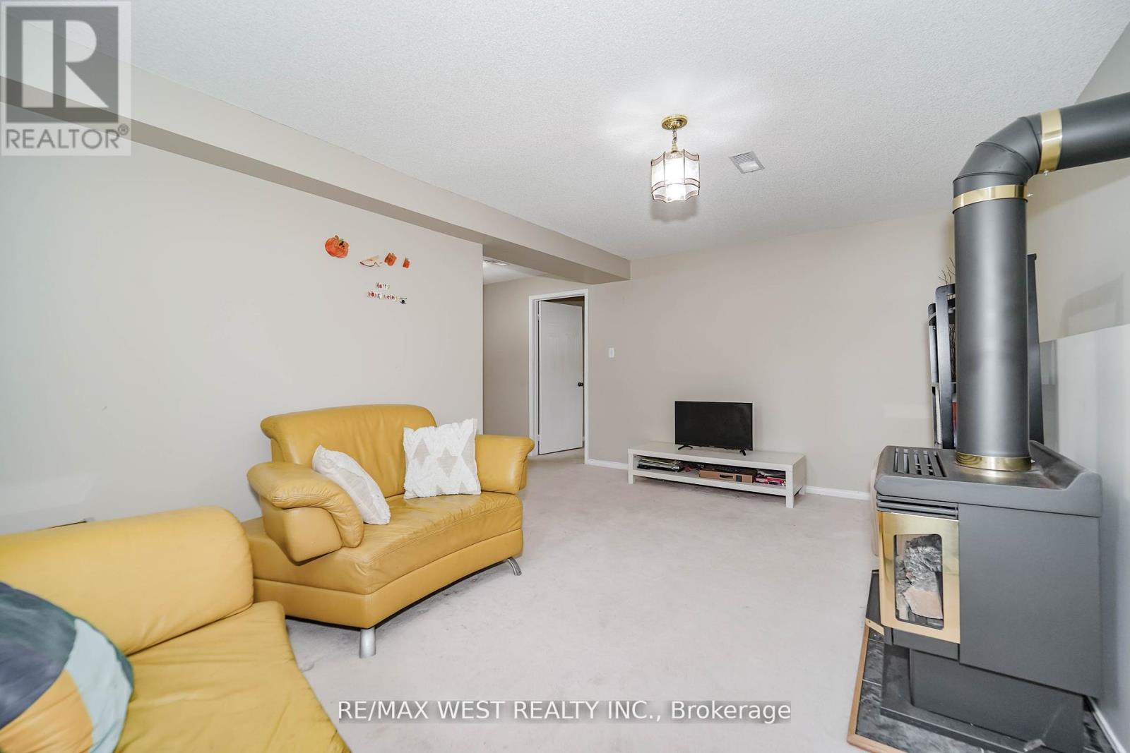 1976 Edenwood Drive Property Photo 9
