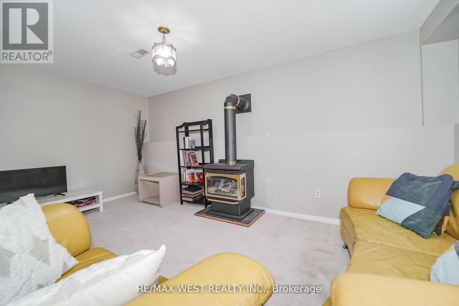 1976 Edenwood Drive Property Photo 10
