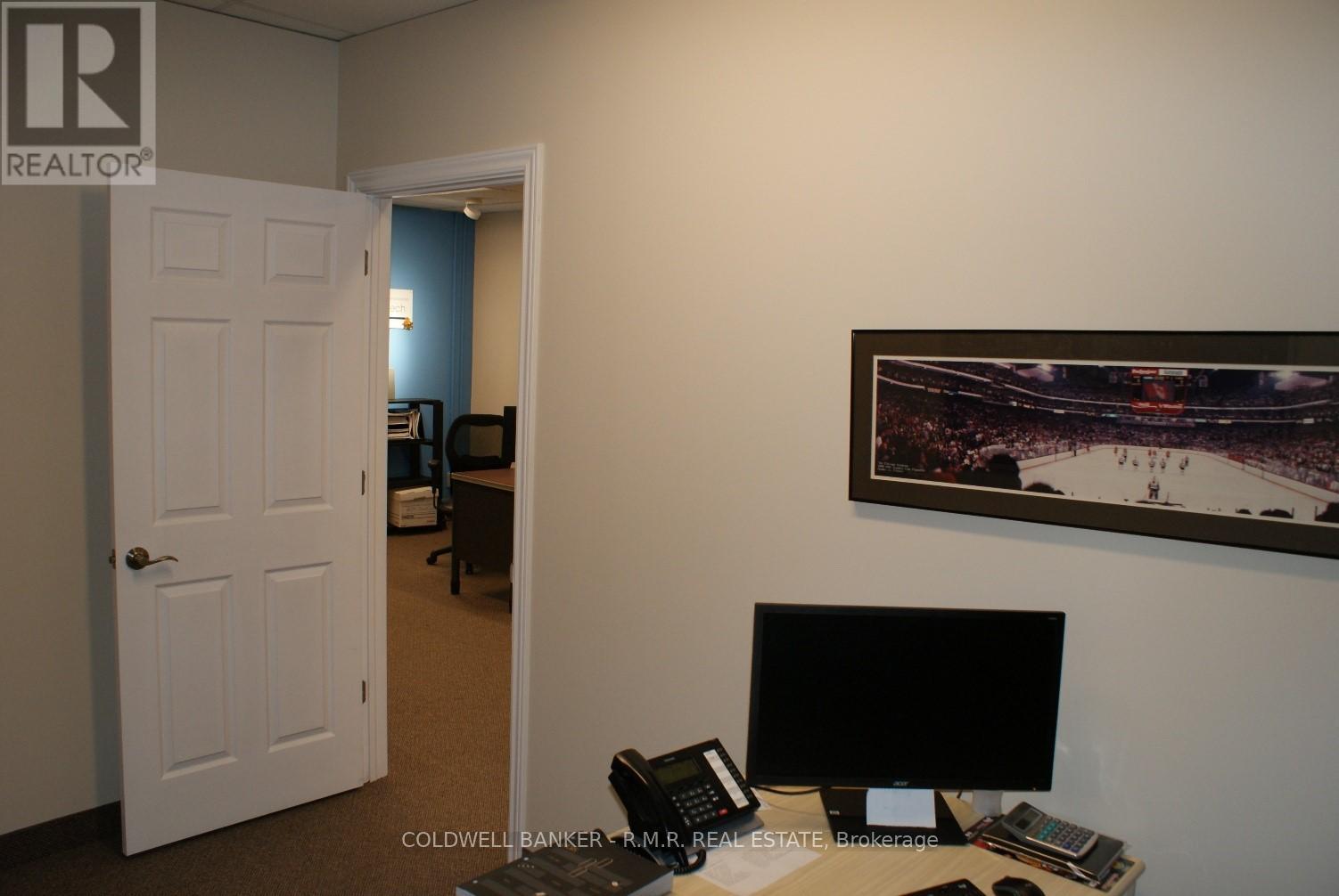 10 - 500 Wentworth Street E Property Photo 10