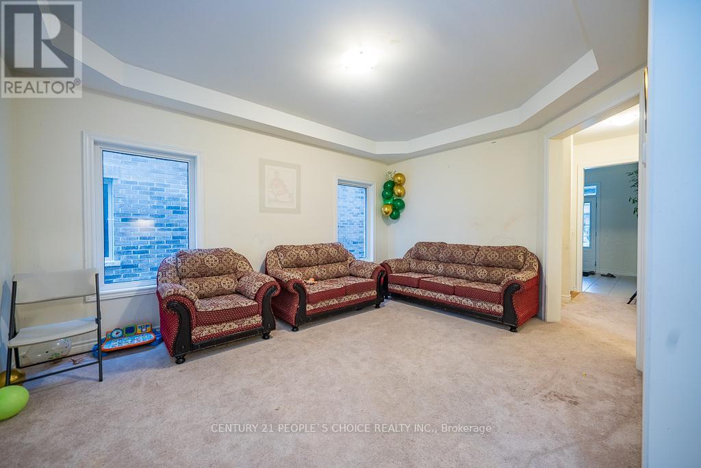 83 Robin Trail Property Photo 6