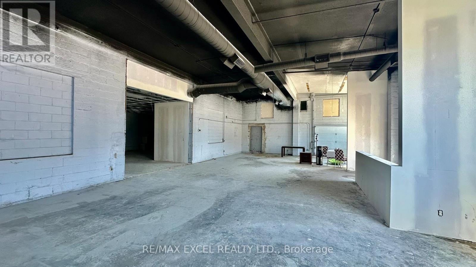 4530a Kingston Road Property Photo 4
